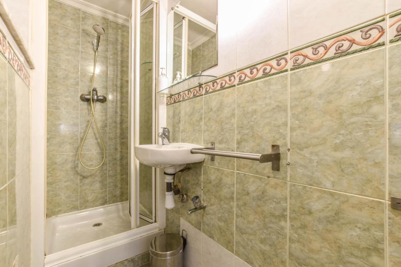 Apartamento Plaza De Lavpies Apartment Madrid Bagian luar foto