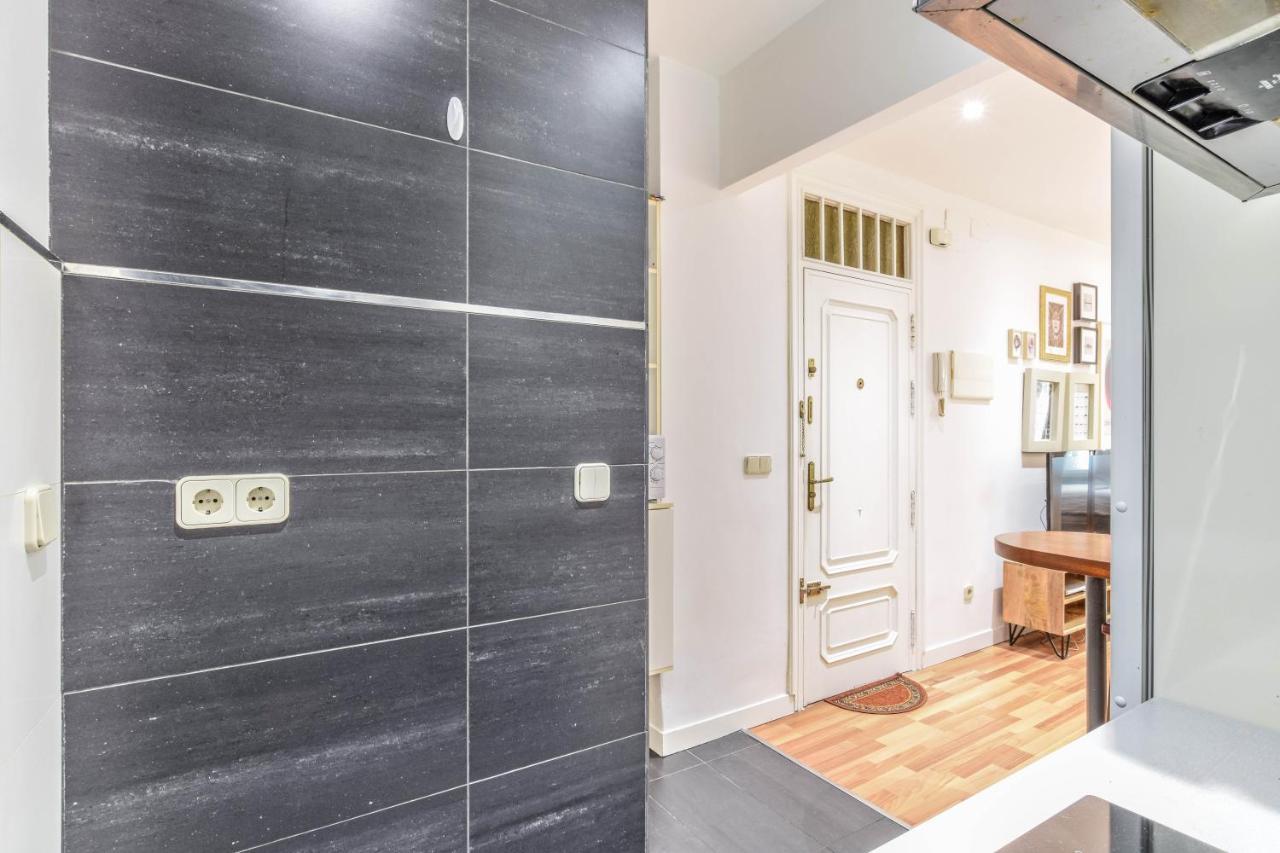 Apartamento Plaza De Lavpies Apartment Madrid Bagian luar foto